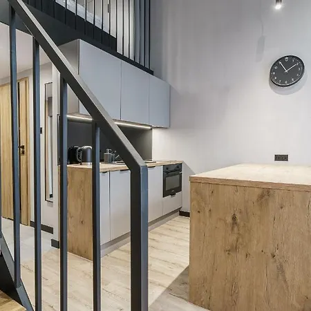 Rentplanet - Zarembowicza Ii Apartamento