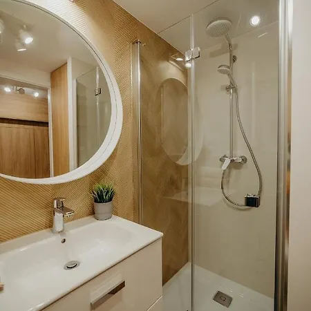 Rentplanet - Zarembowicza Ii Apartamento Breslavia